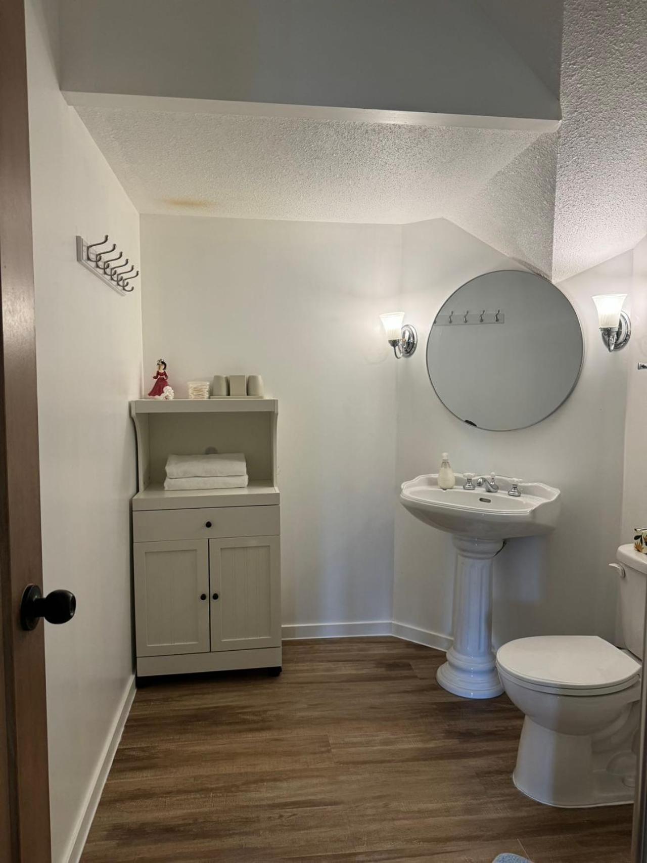Jason House - Immaculate Suites In A Quiet Seaside Neighbourhood Near Uvic Victoria Esterno foto